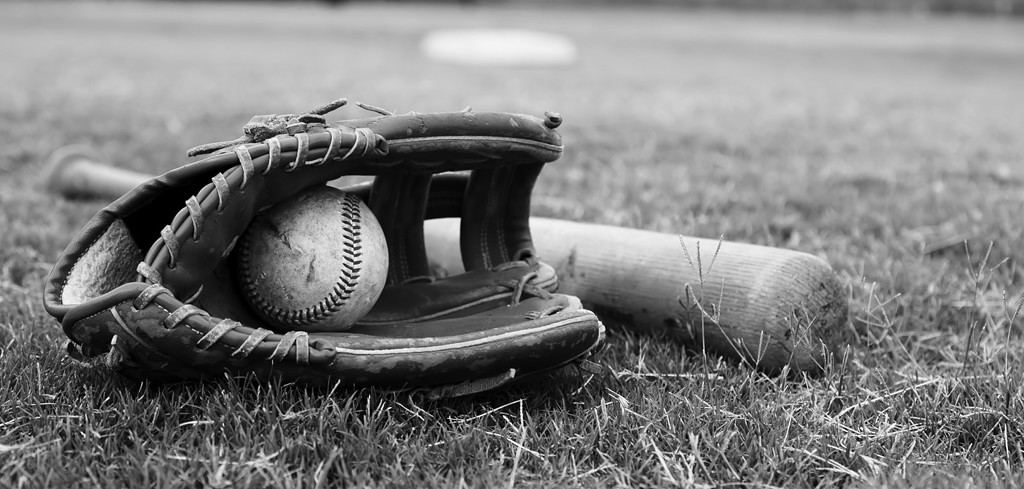 MLB-baseball-glove-bat-ball-field